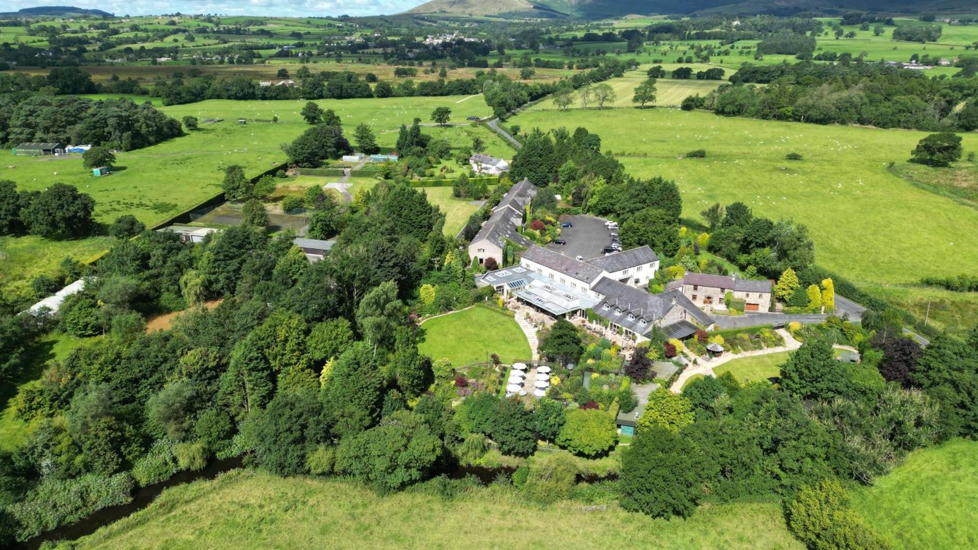 Gibbon Bridge Hotel Clitheroe Esterno foto